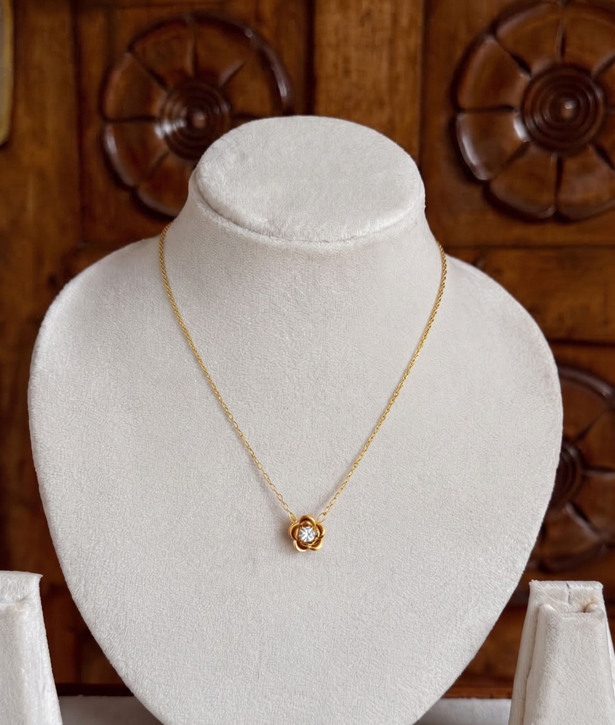 Floral Solitaire Necklace